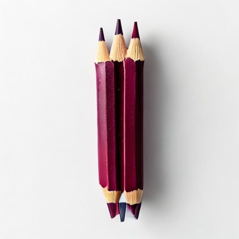 Crayons de couleur bordeaux